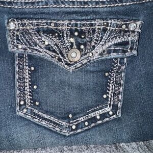 Maurices Women's 9/10 Short Blue Bootcut Low Rise Faded Rhinestones Denim